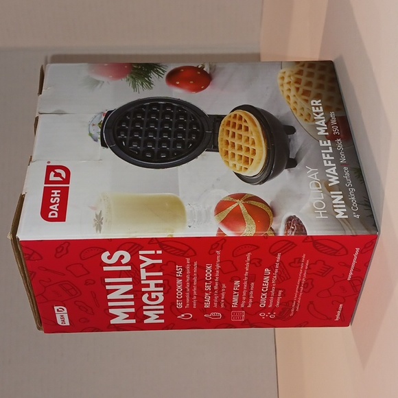 NWT Dash - Holiday Mini Waffle Maker - Picture 3 of 6